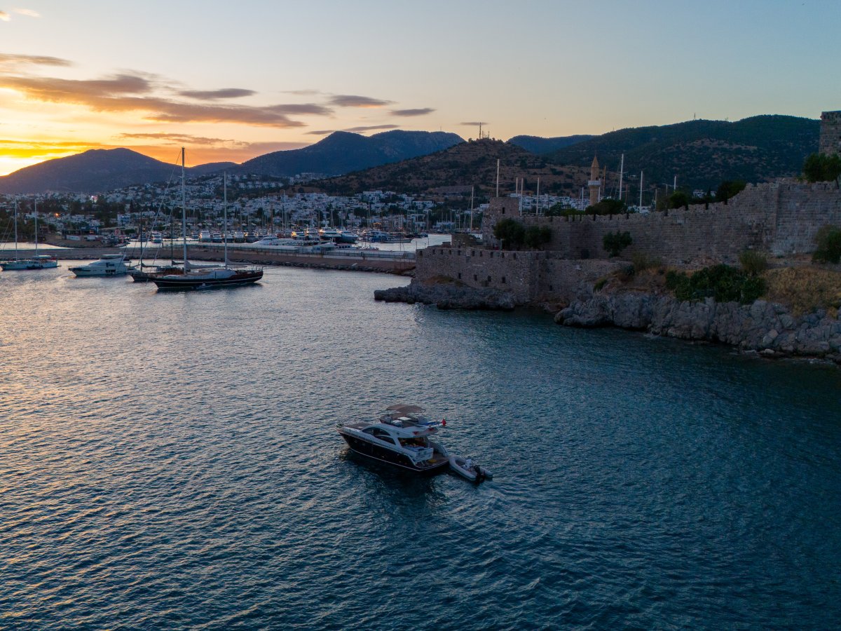 M/Y 034