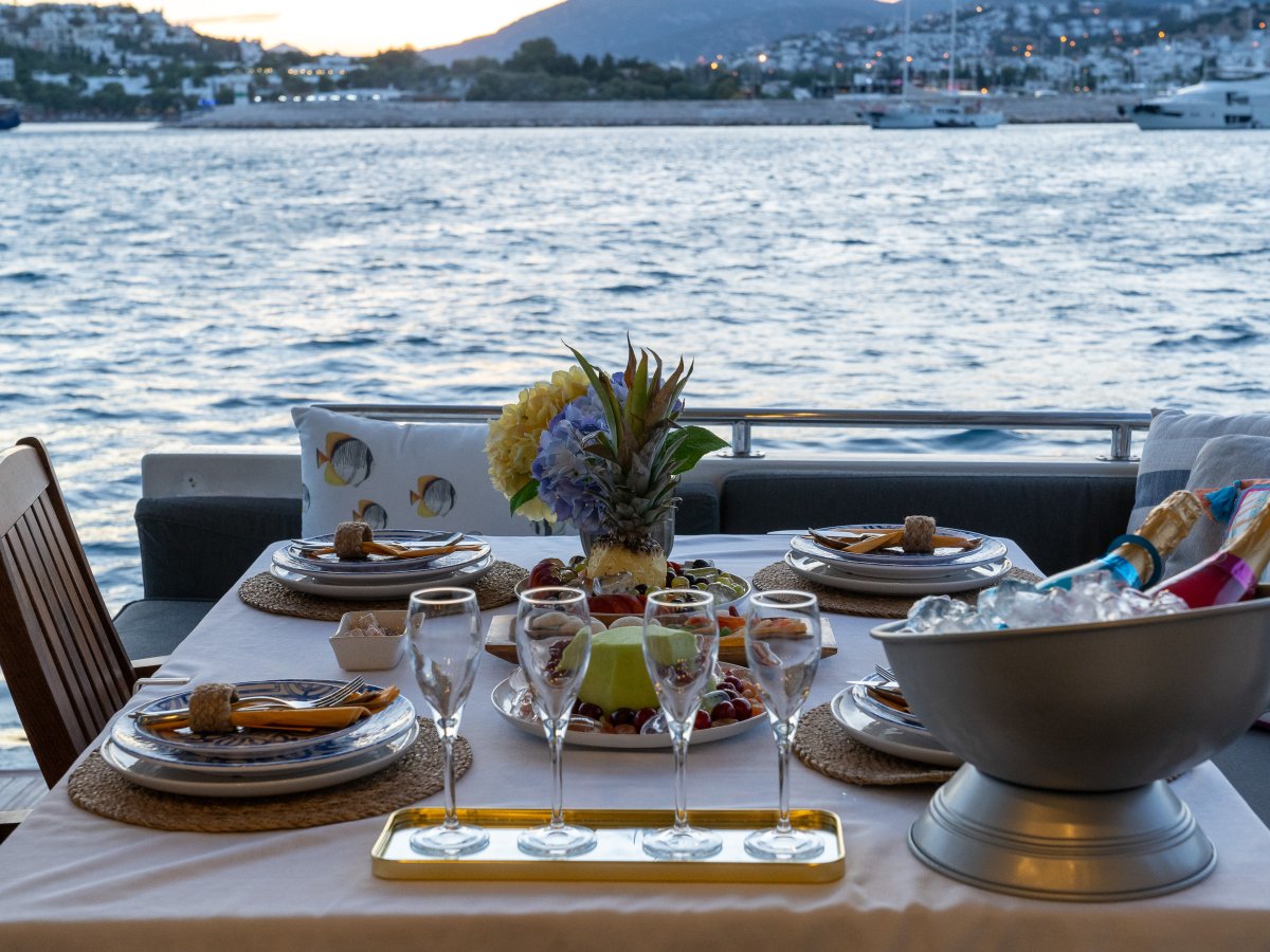 M/Y 034